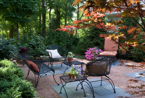 highland park landscaping project featuring crushed red granite and bluestone patio.