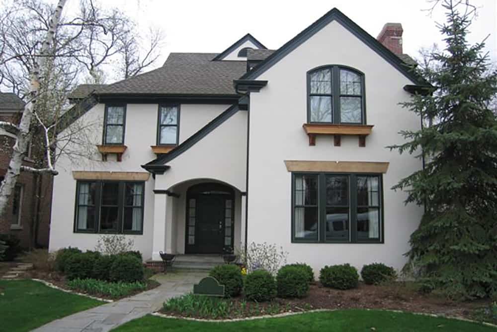 lake-bluff-front-before The existing landscape, while adequate, didn't fully complement and enhance the look of the home.