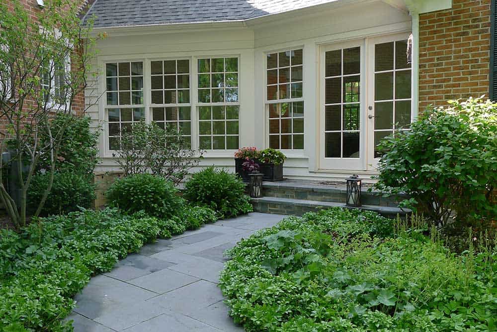 curved-bluestone-walkway curved-bluestone-walkway