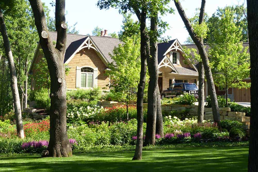 outcropping-stone-walls-front-landscape outcropping-stone-walls-front-landscape