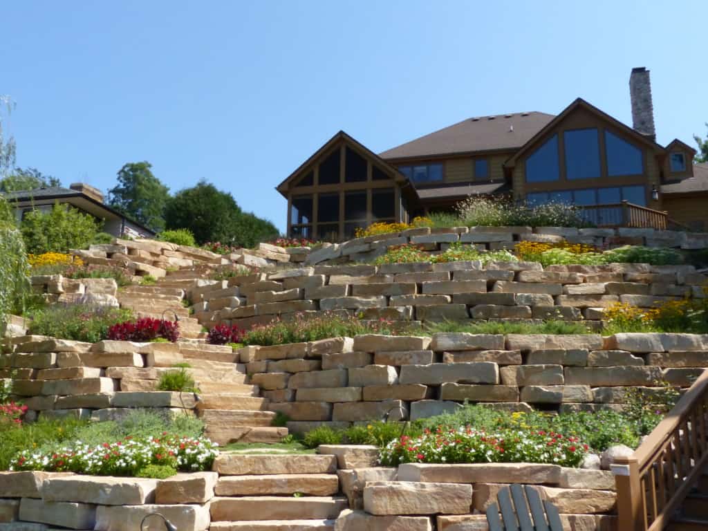 Retaining wall, natural stone
