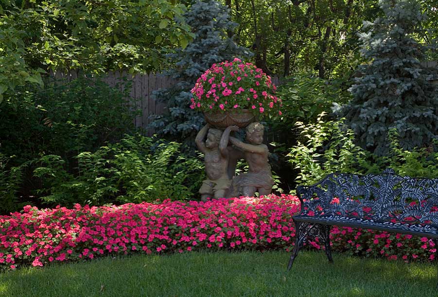northbrook-il-mixed-border-with-privacy-fence