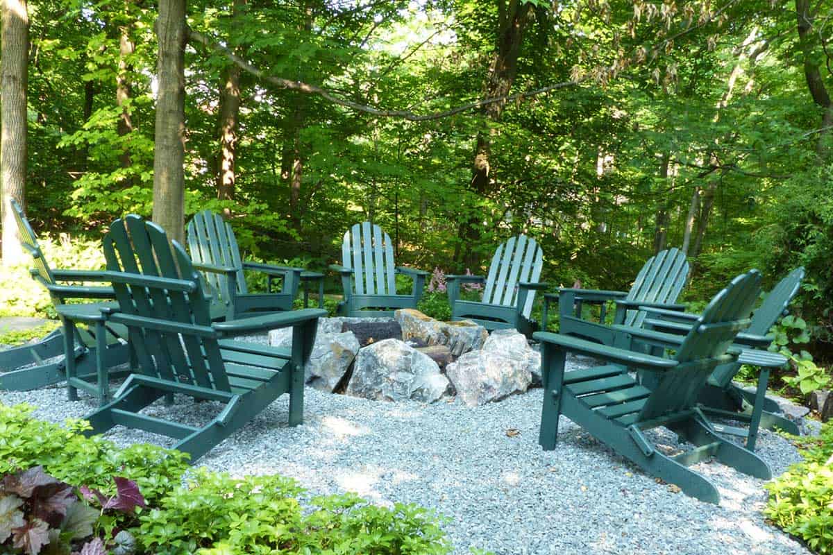 Bluestone Gravel and Stone Fire Pit